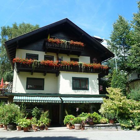 Gaestehaus-Staats Acomodação com café da manhã Obervellach Exterior foto