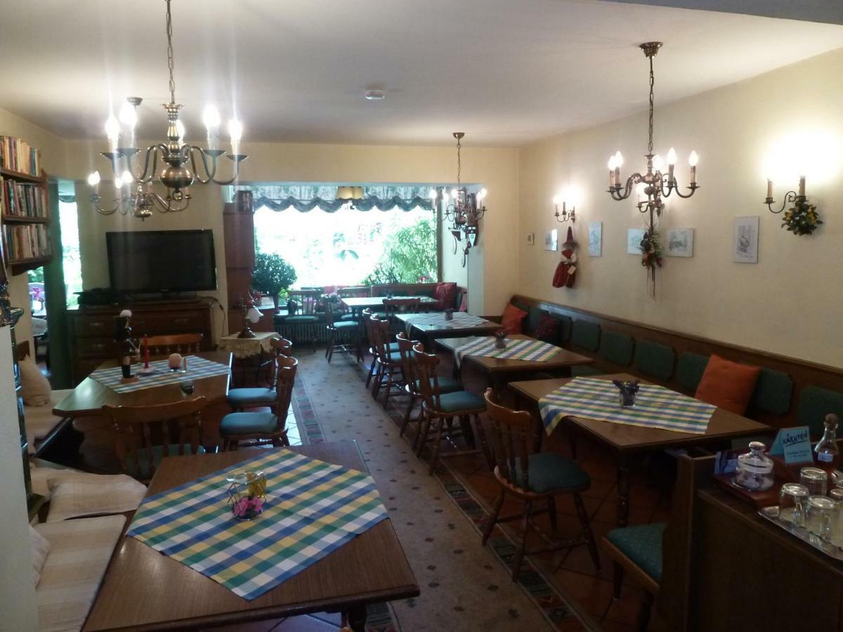 Gaestehaus-Staats Acomodação com café da manhã Obervellach Exterior foto